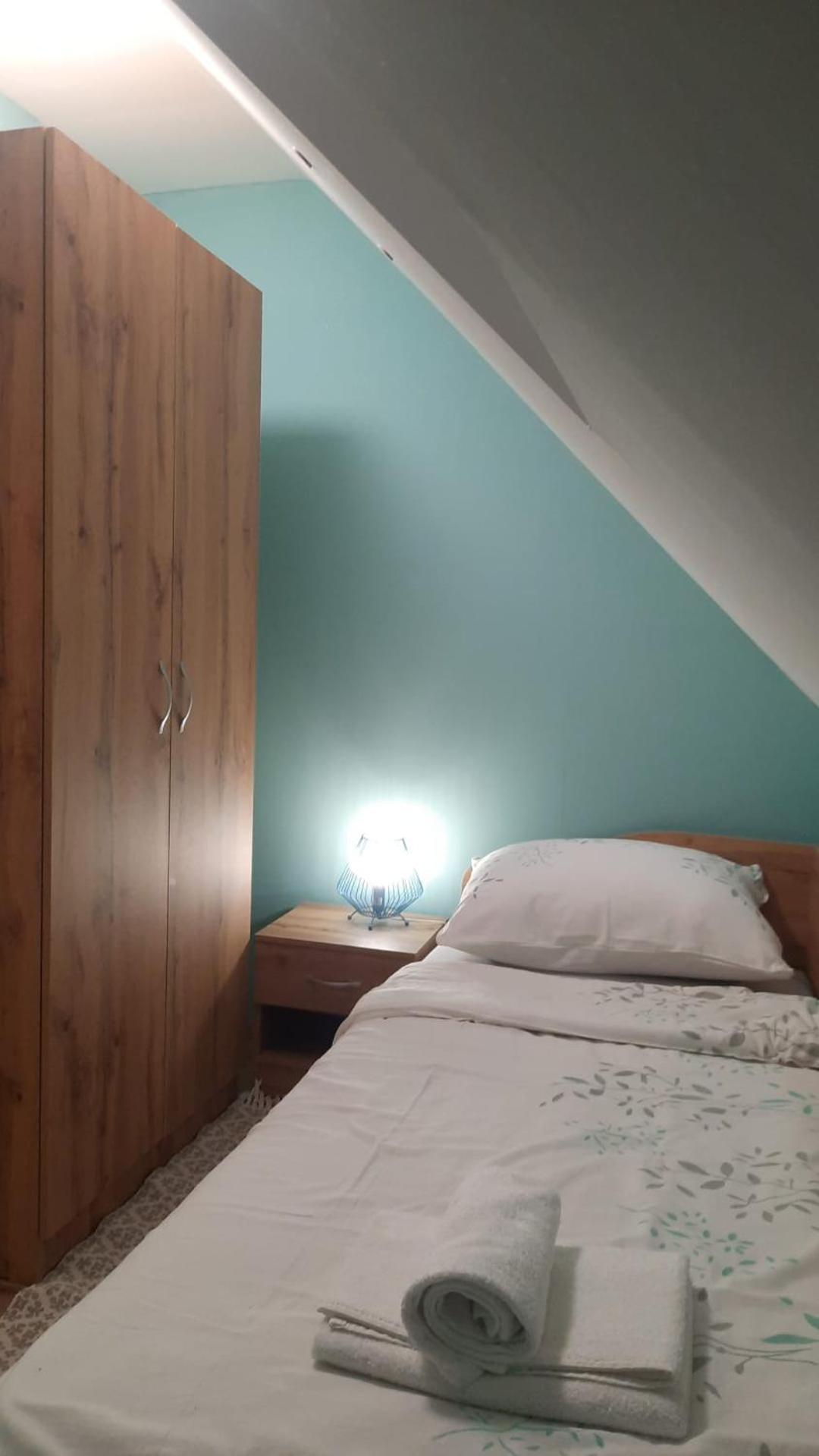 شقة Wooden House Ante Self Check - In And Check - Out Otočac المظهر الخارجي الصورة