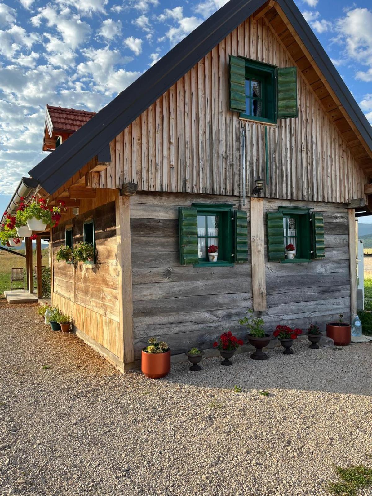 شقة Wooden House Ante Self Check - In And Check - Out Otočac المظهر الخارجي الصورة